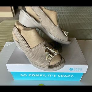 Bzees Comfort  Washable sling back peep toe sandal
